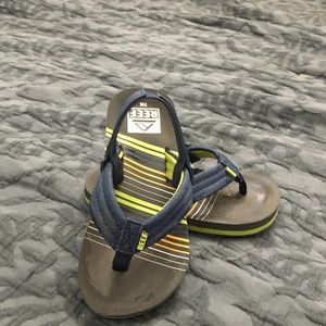 Reef boys size 7-8 flip flops